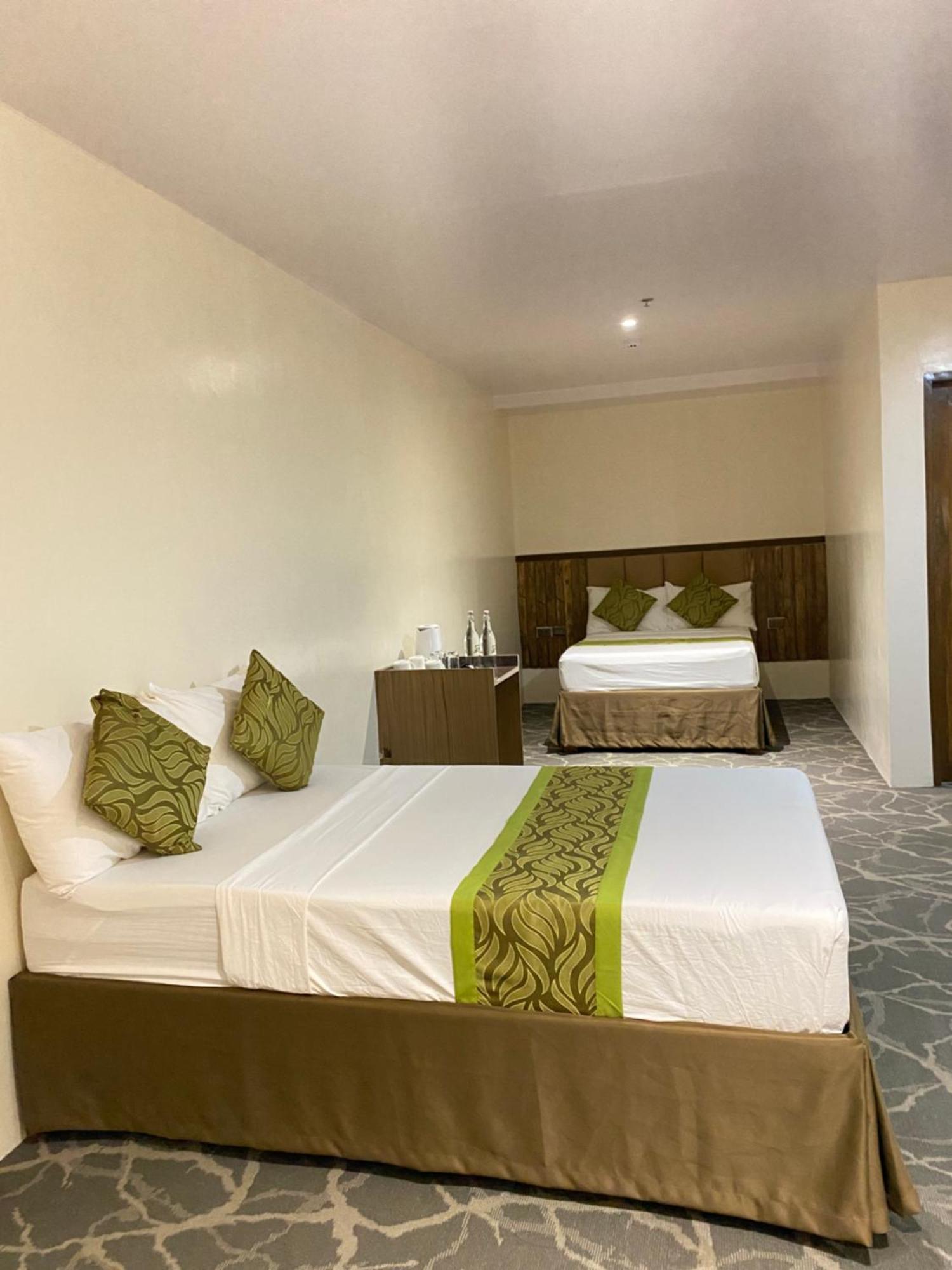 Maxi Hotel And Event Center Tagbilaran Eksteriør bilde