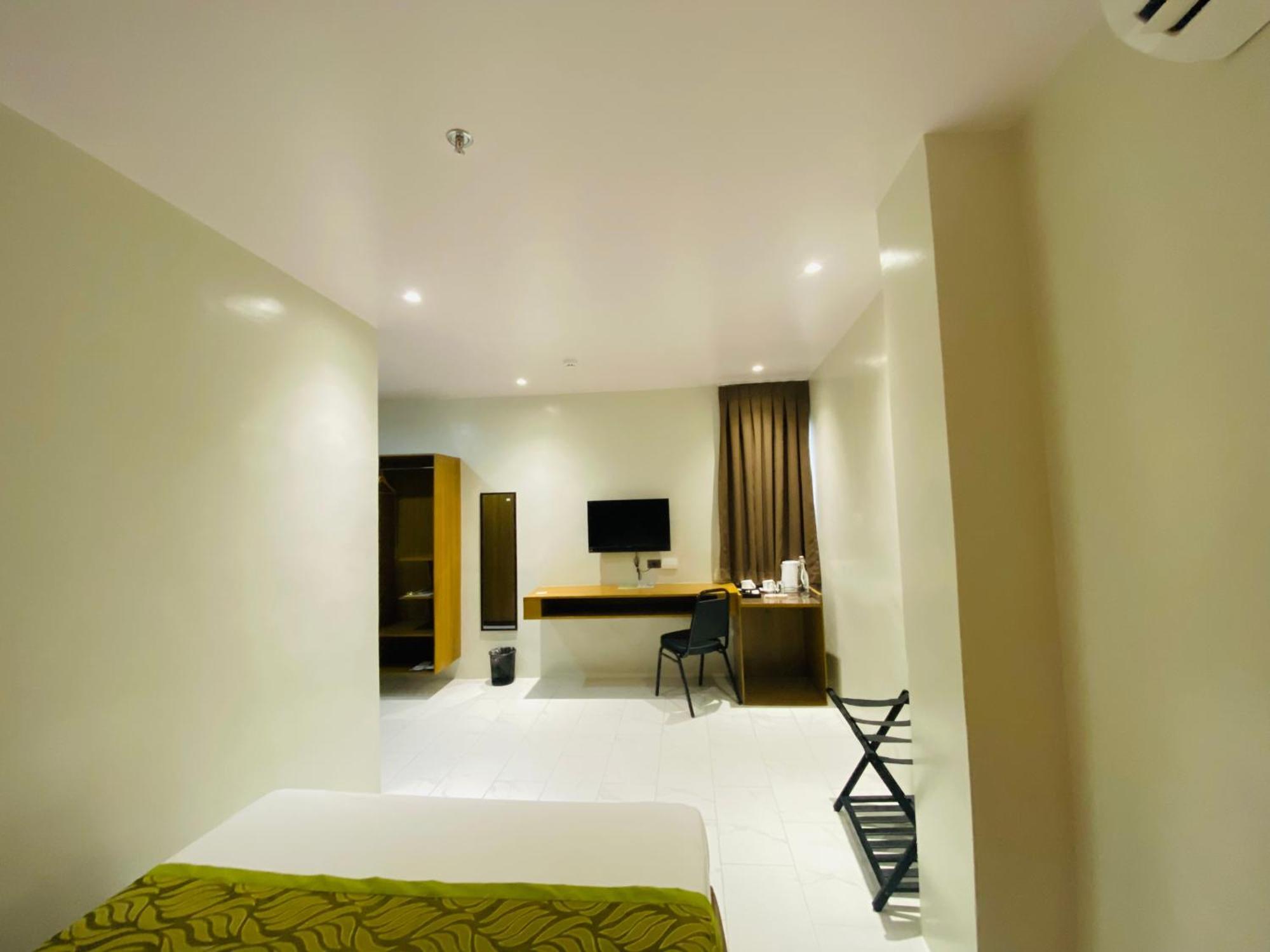 Maxi Hotel And Event Center Tagbilaran Eksteriør bilde
