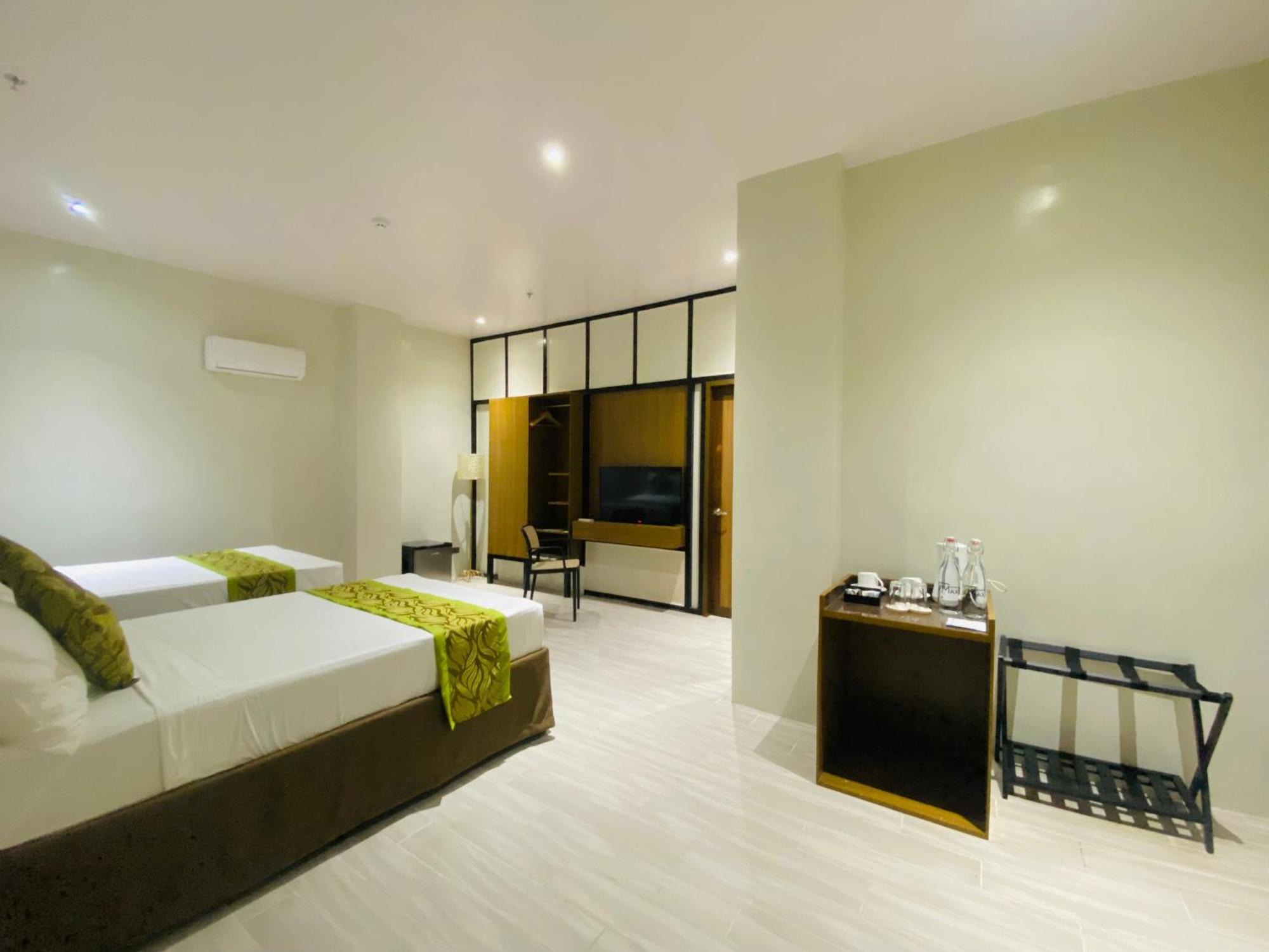 Maxi Hotel And Event Center Tagbilaran Eksteriør bilde