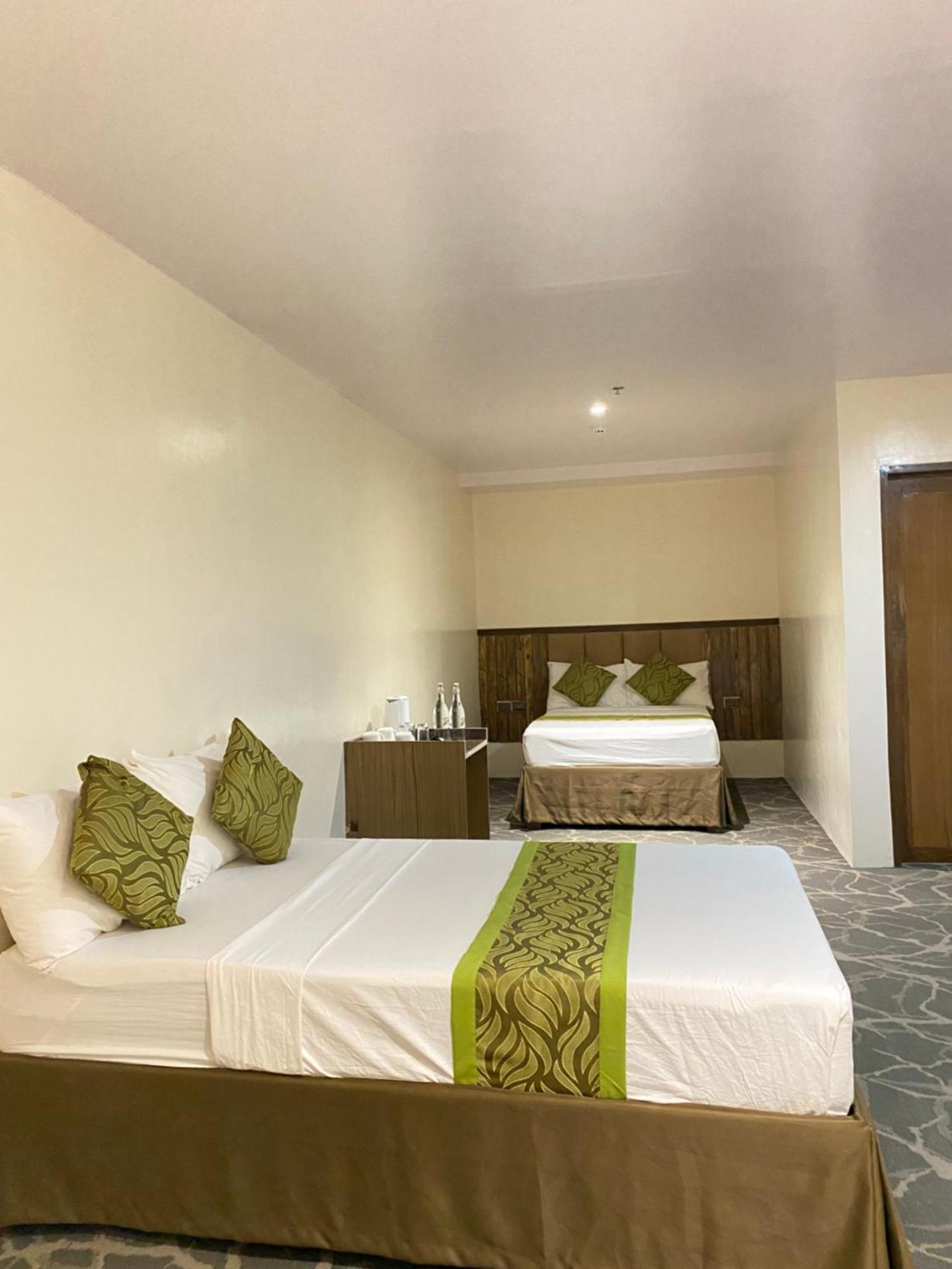 Maxi Hotel And Event Center Tagbilaran Eksteriør bilde