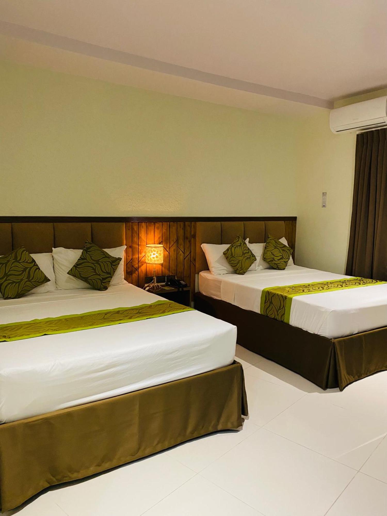 Maxi Hotel And Event Center Tagbilaran Eksteriør bilde