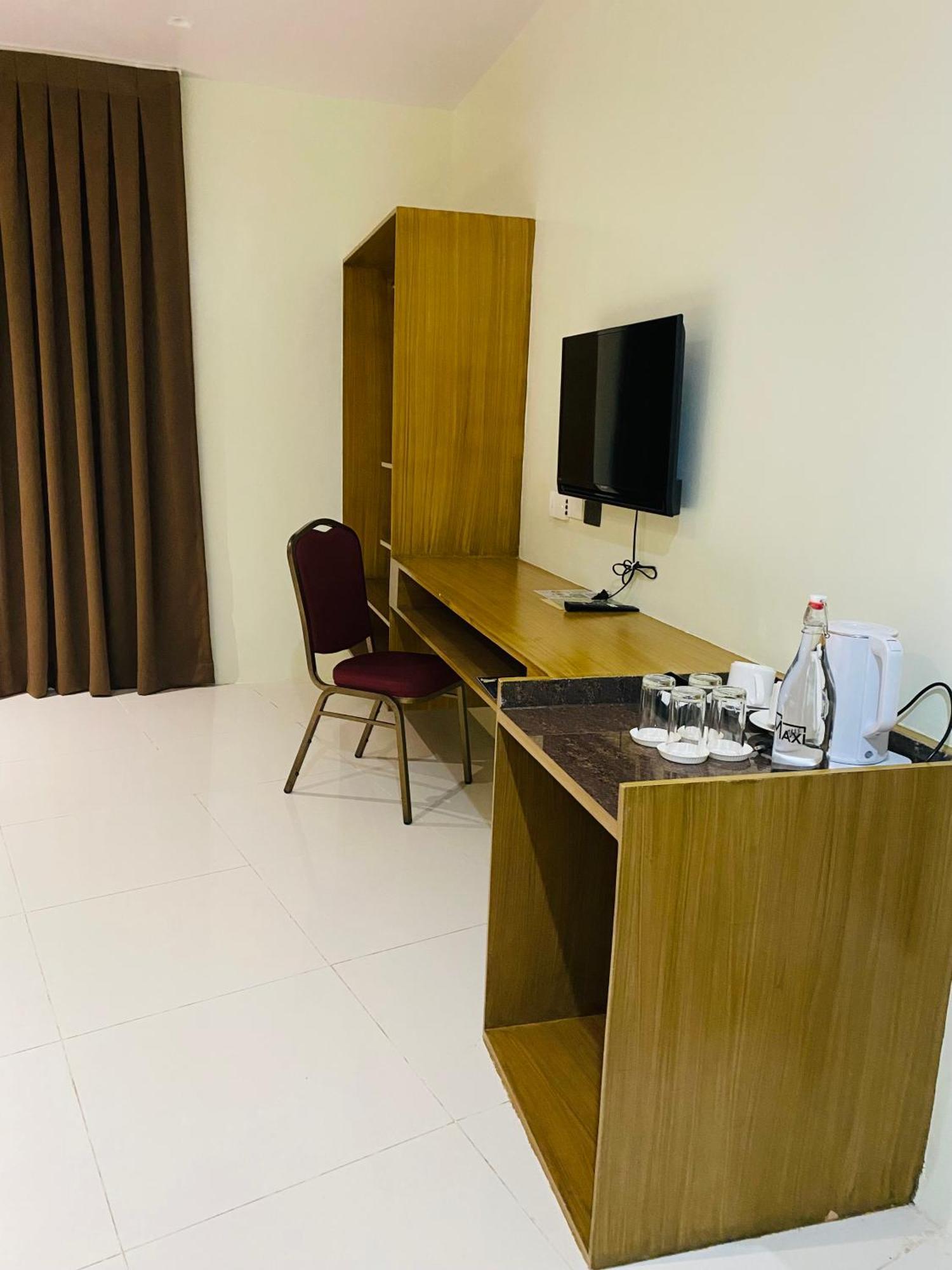 Maxi Hotel And Event Center Tagbilaran Eksteriør bilde