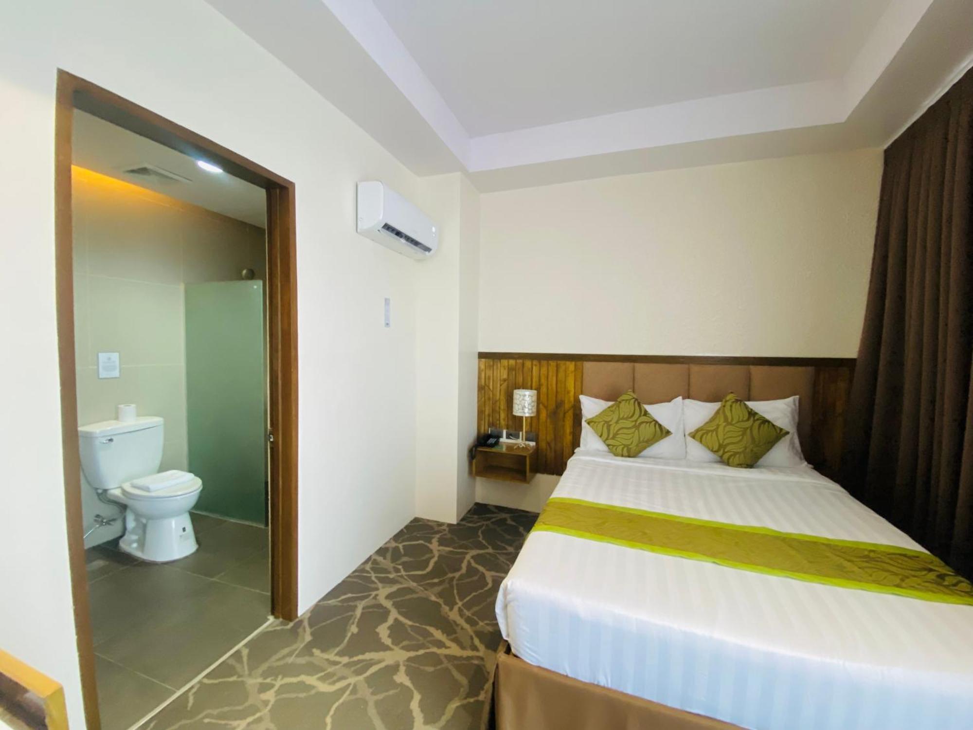 Maxi Hotel And Event Center Tagbilaran Eksteriør bilde